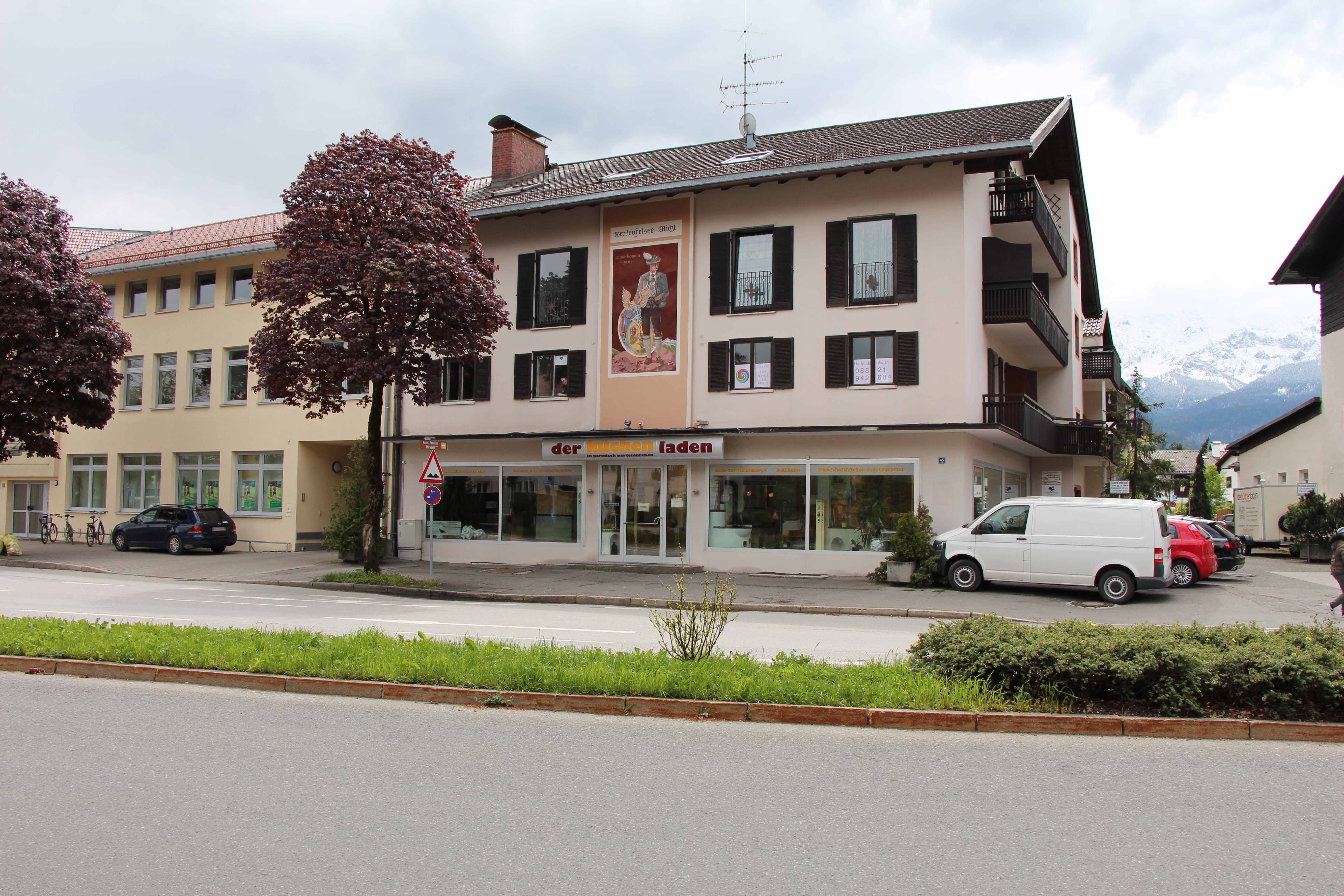 Bild der Außenansicht der Praxis für Naturheilkunde der Heilpraktikerin Diane Zardini in Garmisch-Partenkirchen.